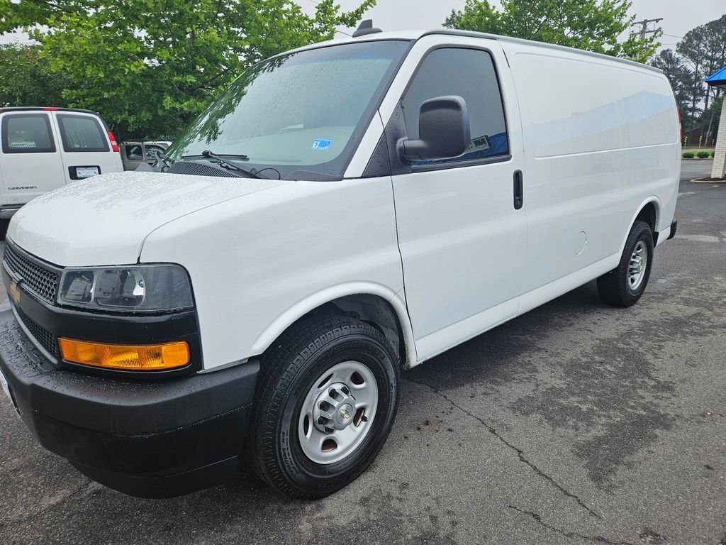 Used 2021 Chevrolet Express 2500 RWD image 3