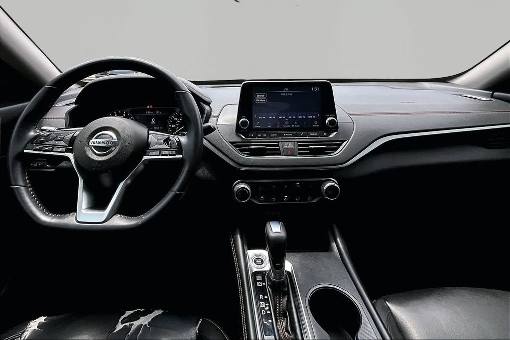 Used 2020 Nissan Altima 2.5 SR w/ Premium Package FWD image 9