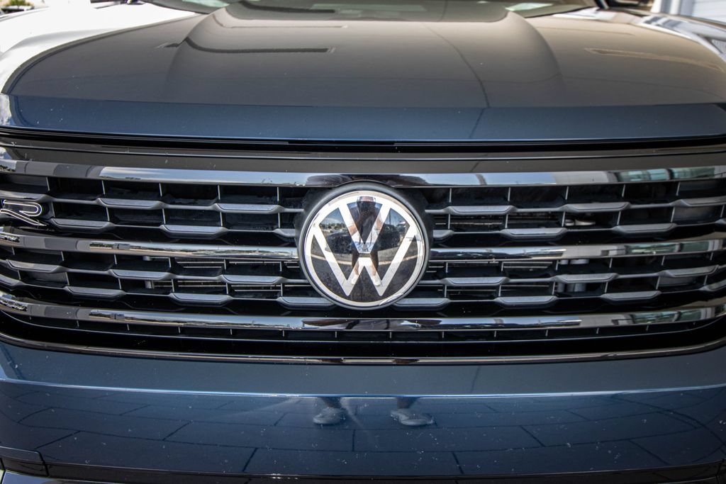 Used 2023 Volkswagen Atlas Cross Sport SEL R-Line AWD/4WD image 8