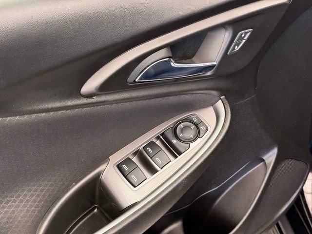 Used 2023 Chevrolet Malibu LT FWD image 14