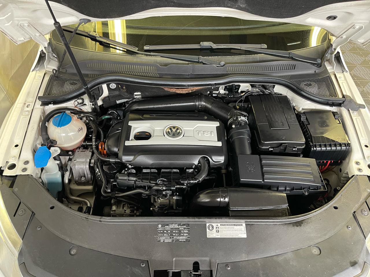 Used 2010 Volkswagen CC Sport FWD image 27