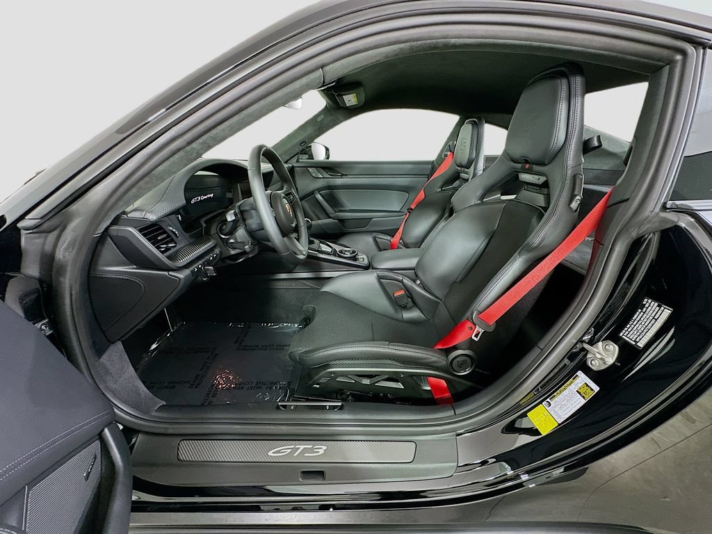 Certified 2026 Porsche 911 Targa 4 RWD image 5