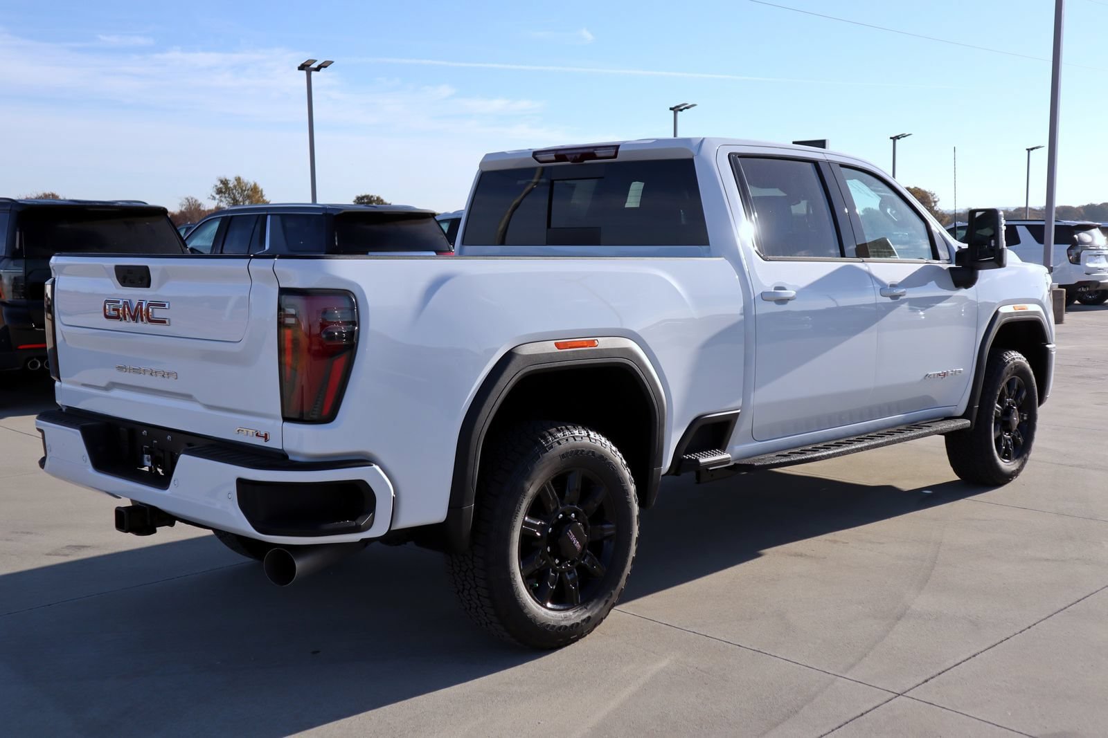 New 2026 GMC Sierra 2500 AT4 w/ AT4 Premium Plus Package AWD/4WD image 4
