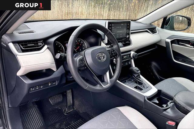 Certified 2020 Toyota RAV4 XLE w/ Convenience Package image 18