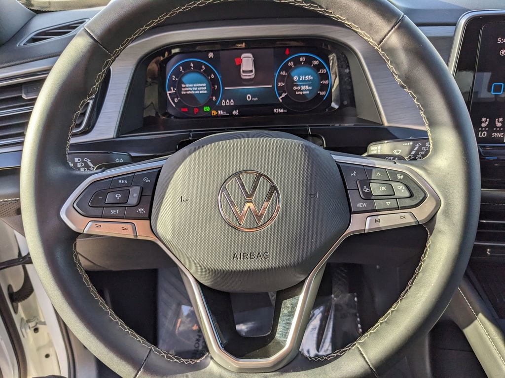 Certified 2025 Volkswagen Atlas Cross Sport SE FWD image 27