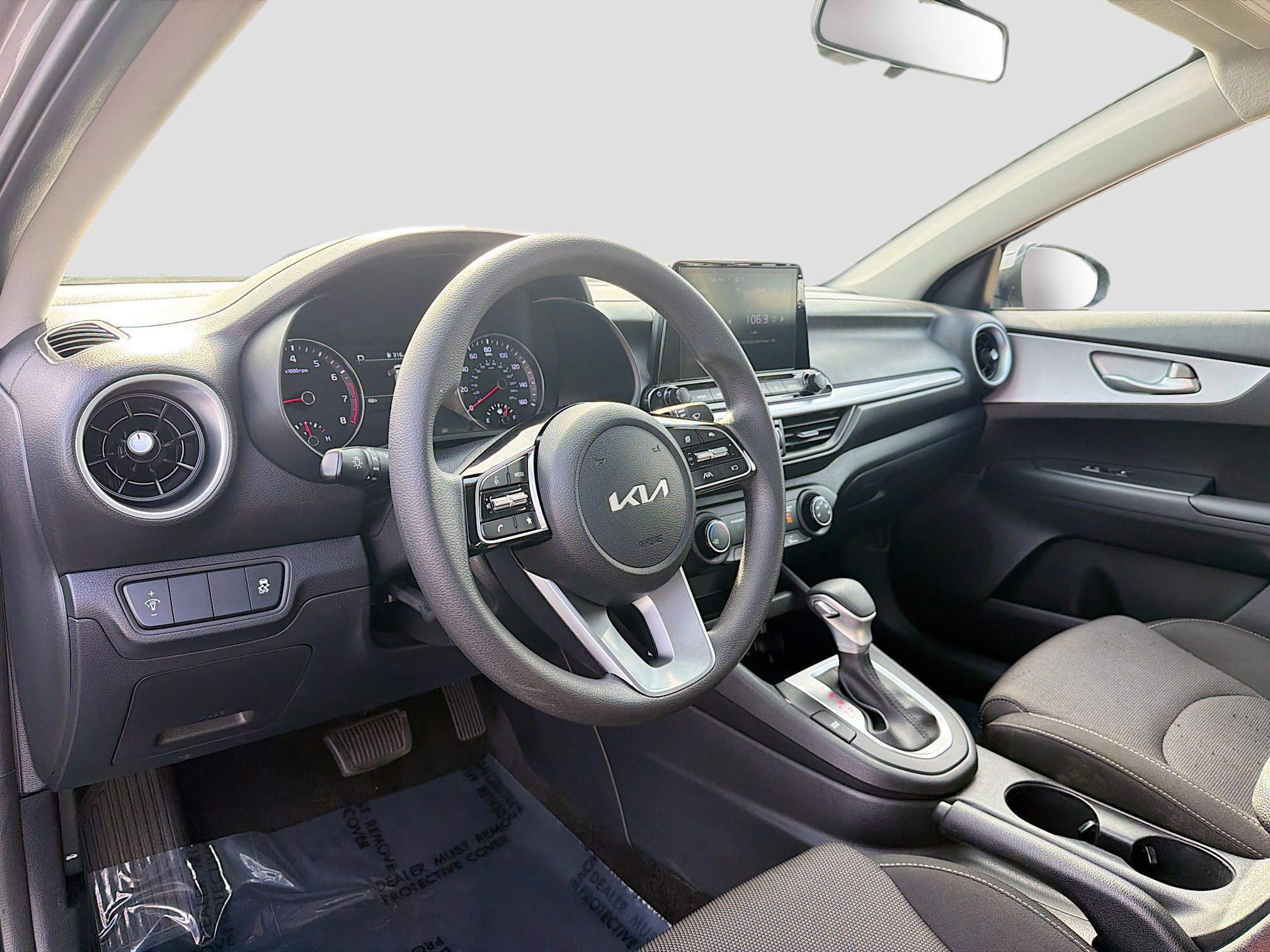 Used 2024 Kia Forte LXS FWD image 4