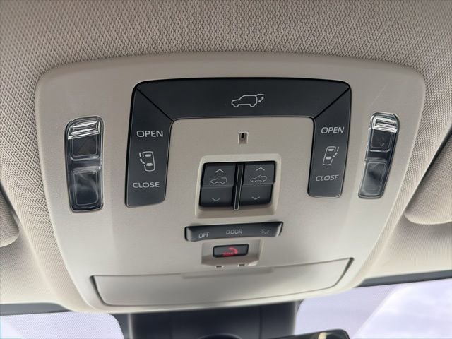 Used 2021 Toyota Sienna Limited w/ Outdoor Package (TMS) image 24