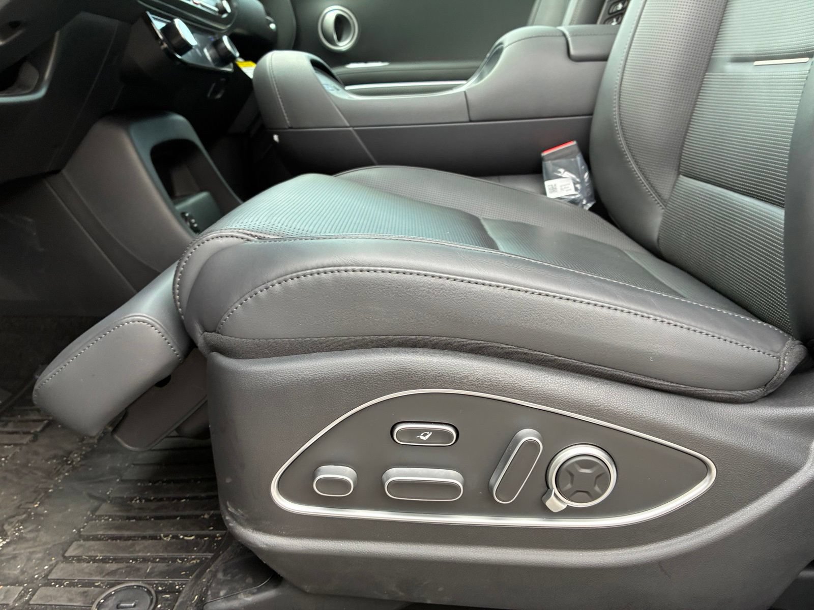 New 2026 Hyundai Palisade Calligraphy FWD image 39