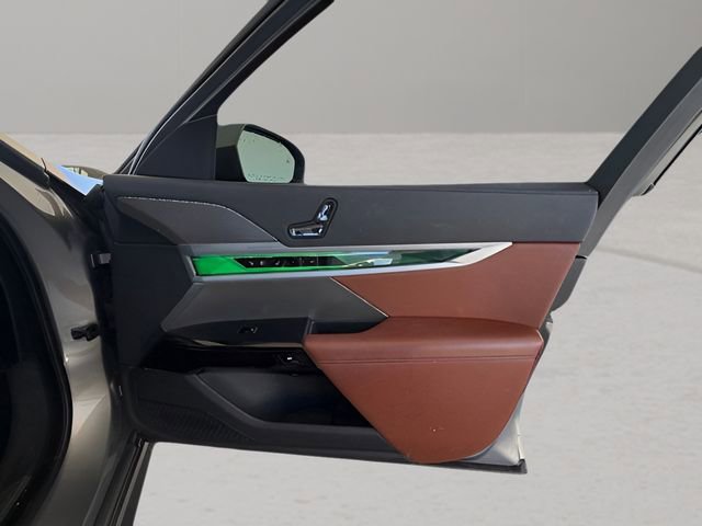 Used 2023 BMW 740i 740i w/ Executive Package image 38