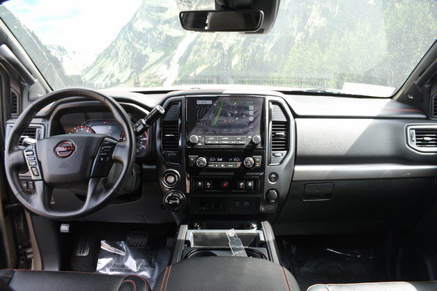 Used 2024 Nissan Titan PRO-4X w/ Pro-4x Convenience Package AWD/4WD image 18