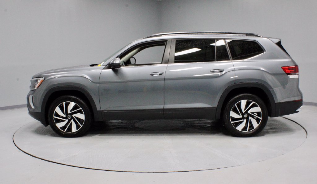 Used 2024 Volkswagen Atlas SE AWD/4WD image 9