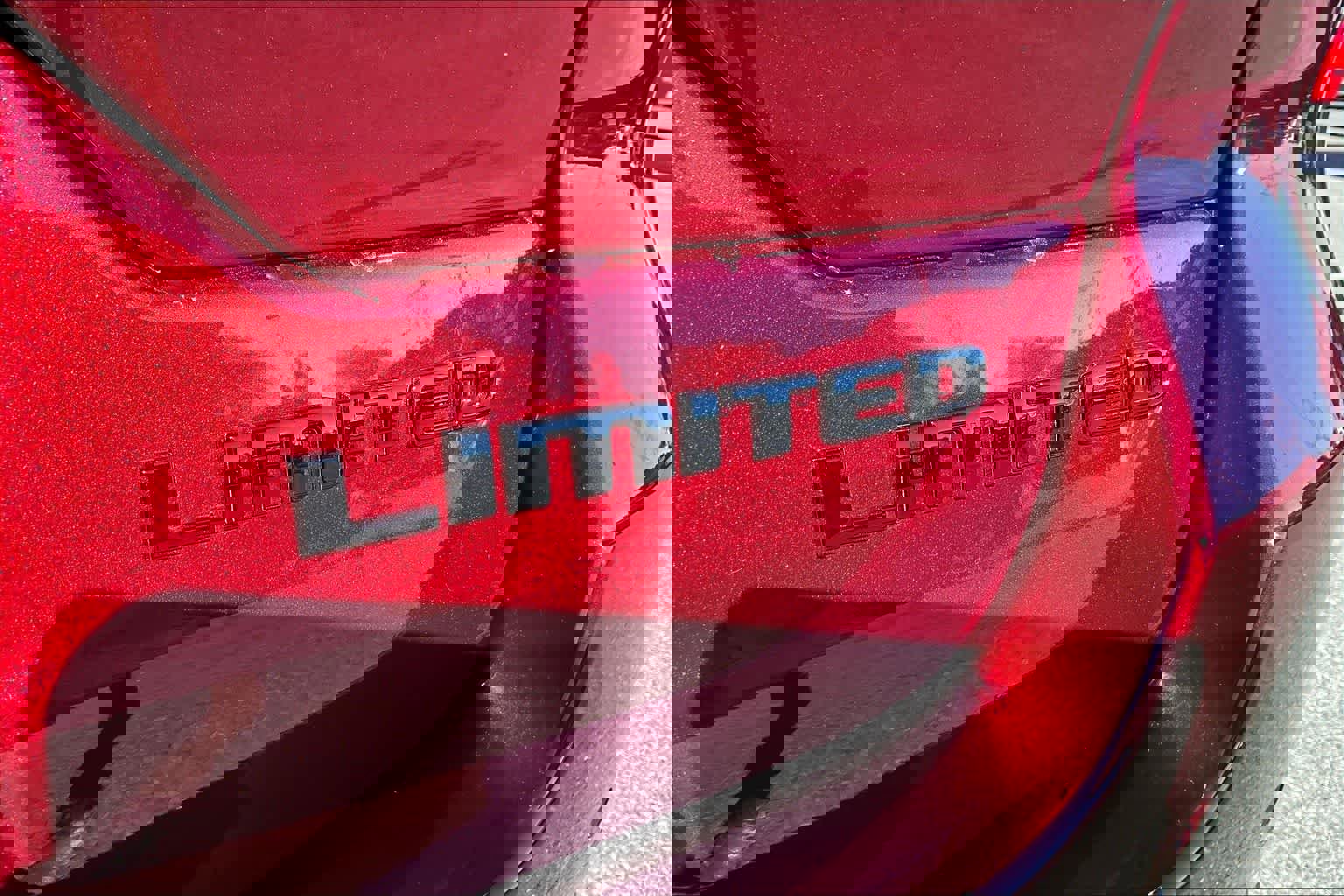 New 2025 Jeep Grand Cherokee Limited w/ Luxury Tech Group II image 7