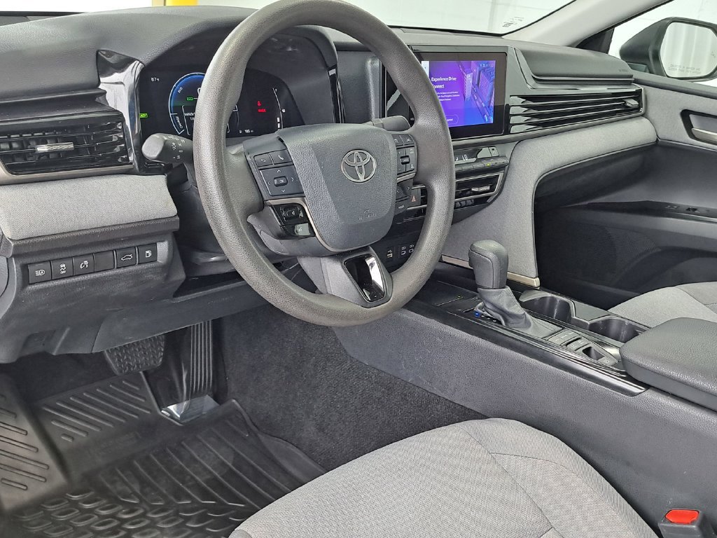 Used 2025 Toyota Camry LE FWD image 8