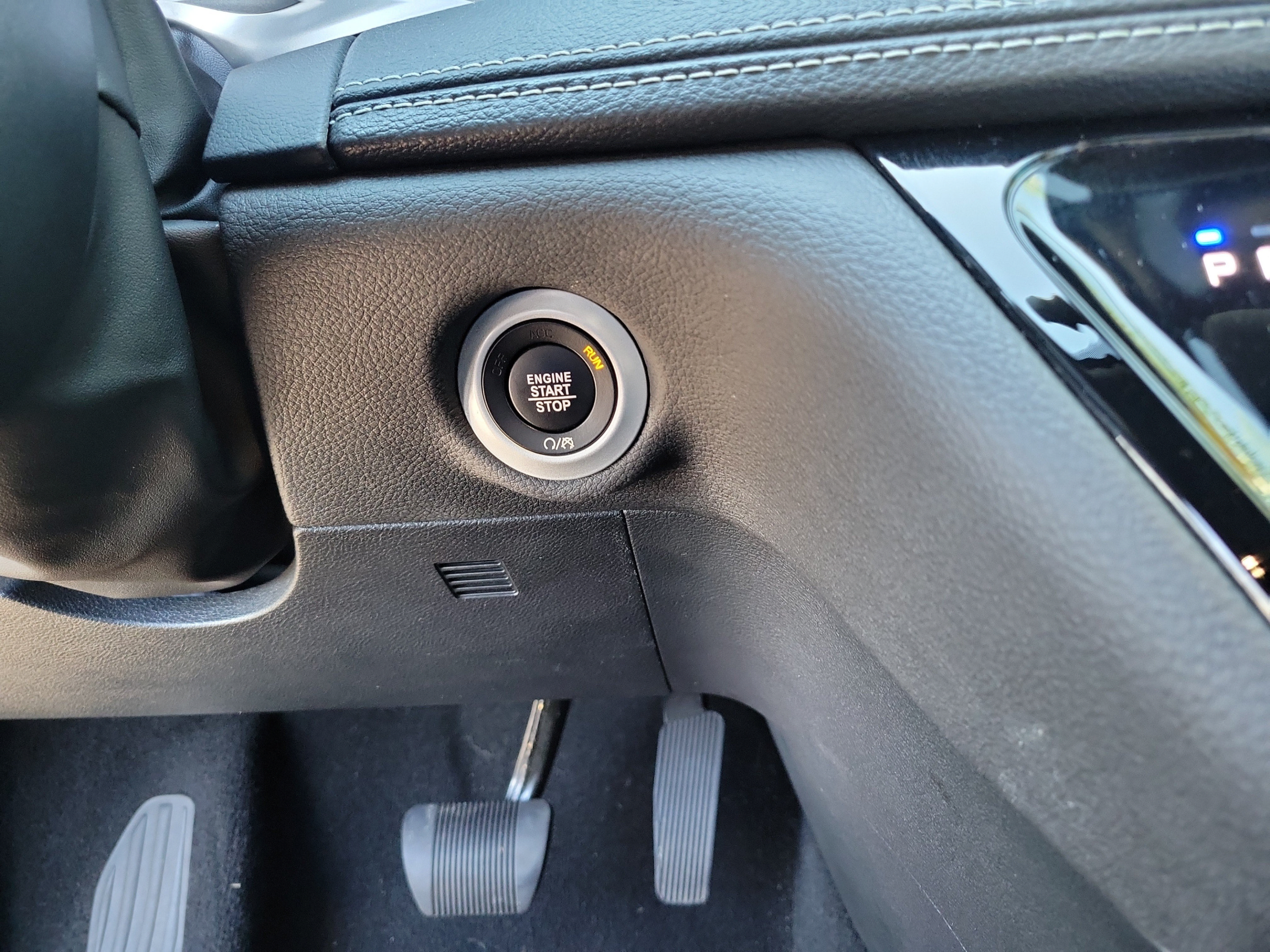 Used 2025 Chrysler Pacifica Select FWD image 25