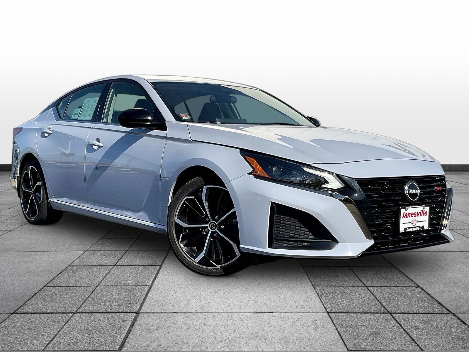 Certified 2024 Nissan Altima 2.5 SR w/ SR Premium Package FWD image 1