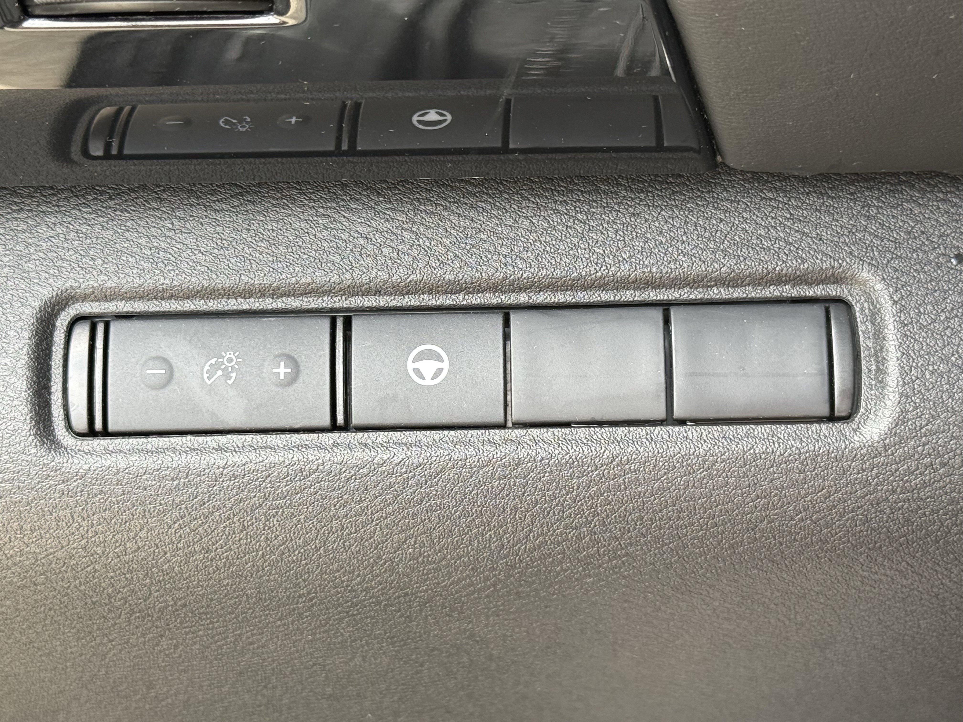 Used 2024 Nissan Pathfinder SV w/ Black Appearance Package FWD image 26