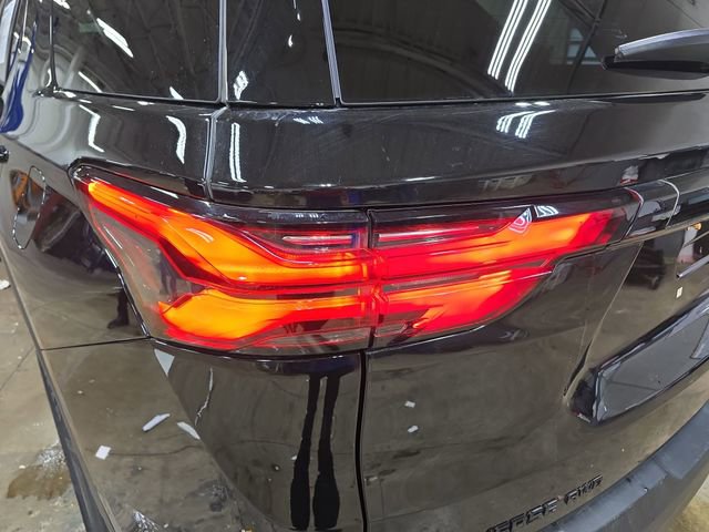 Used 2023 Chevrolet Traverse LT w/ Midnight/Sport Edition image 37