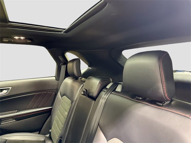 Used 2022 Ford Edge ST-Line image 26