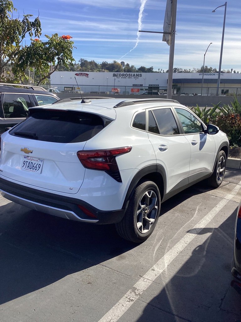 Used 2025 Chevrolet Trax LT w/ LT Convenience Package