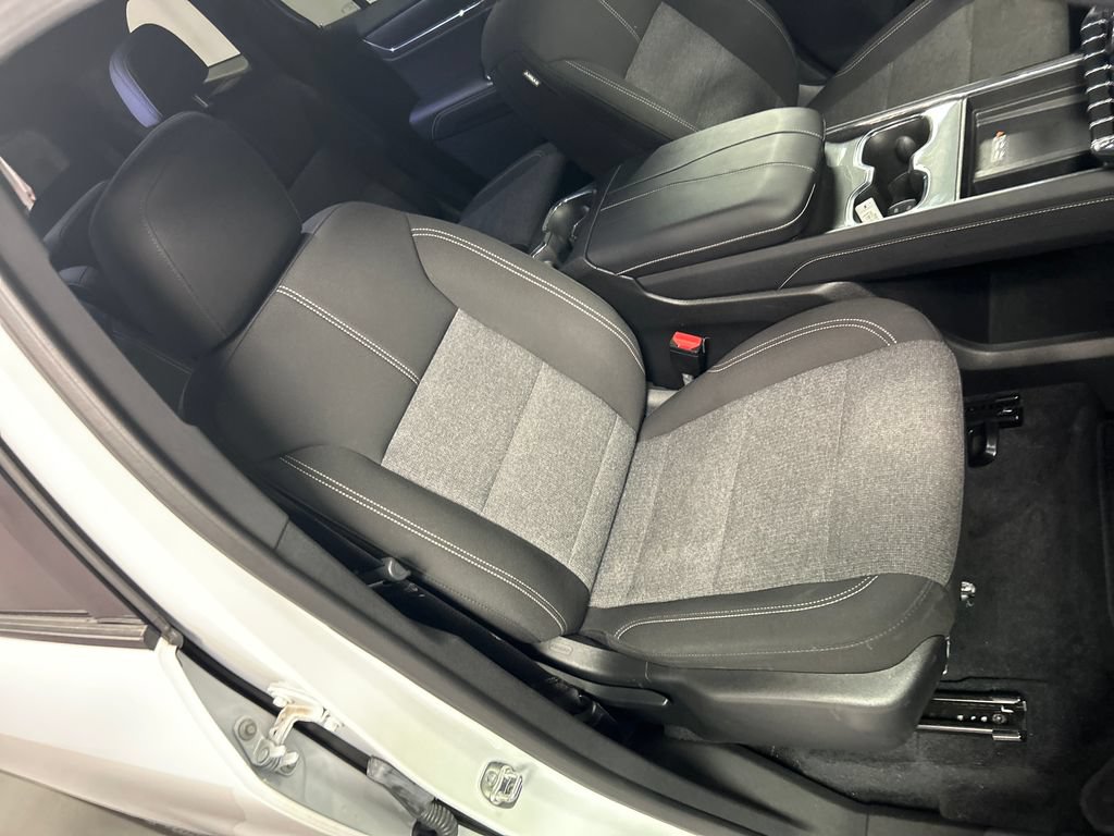 Used 2025 GMC Acadia Elevation FWD image 25
