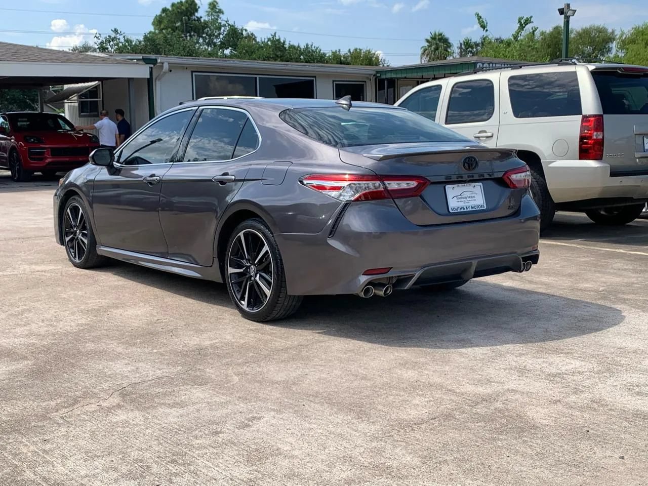 Used 2020 Toyota Camry XSE w/ Navigation Package FWD image 5