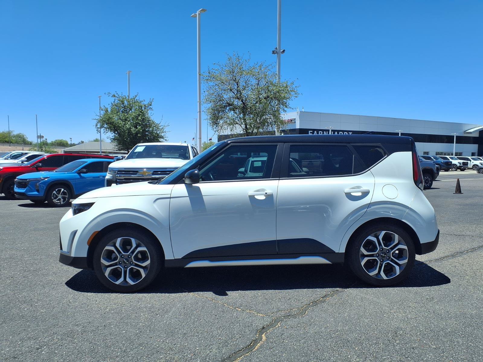 Used 2025 Kia Soul EX FWD image 3