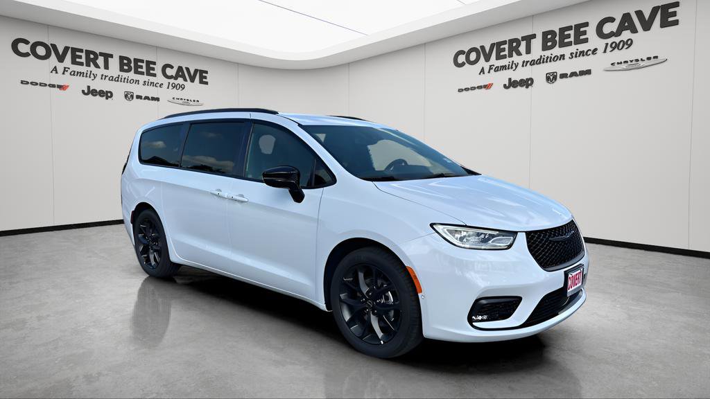 New 2026 Chrysler Pacifica Select w/ S Appearance Package