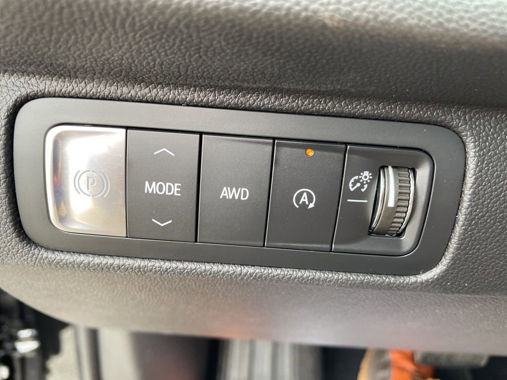 Used 2024 Chevrolet Traverse RS AWD/4WD image 19