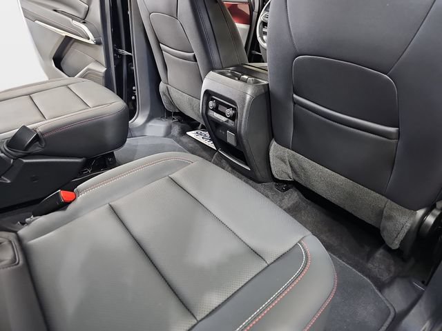 Used 2025 Chevrolet Traverse Z71 w/ Driver Confidence Package AWD/4WD image 13