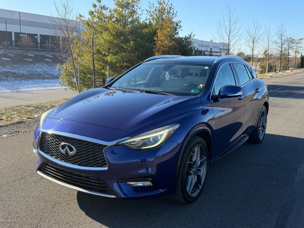 Used 2017 INFINITI QX30 Premium w/ Navigation Package image 6