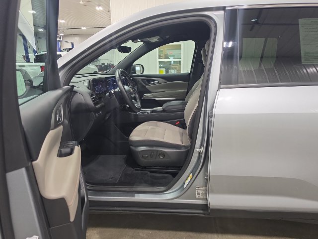Used 2026 Chevrolet Traverse LT w/ Driver Confidence Package AWD/4WD image 22