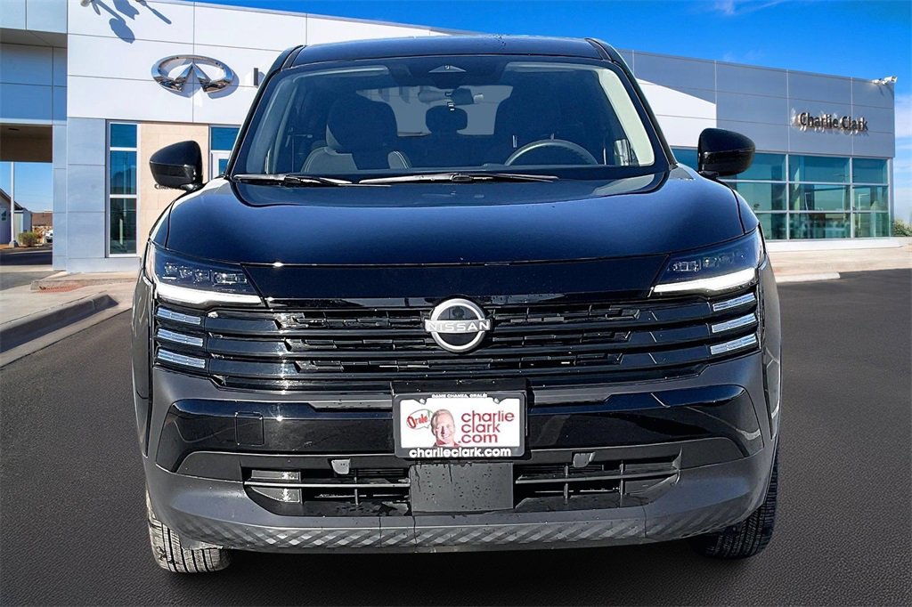 Used 2025 Nissan Kicks SV image 3