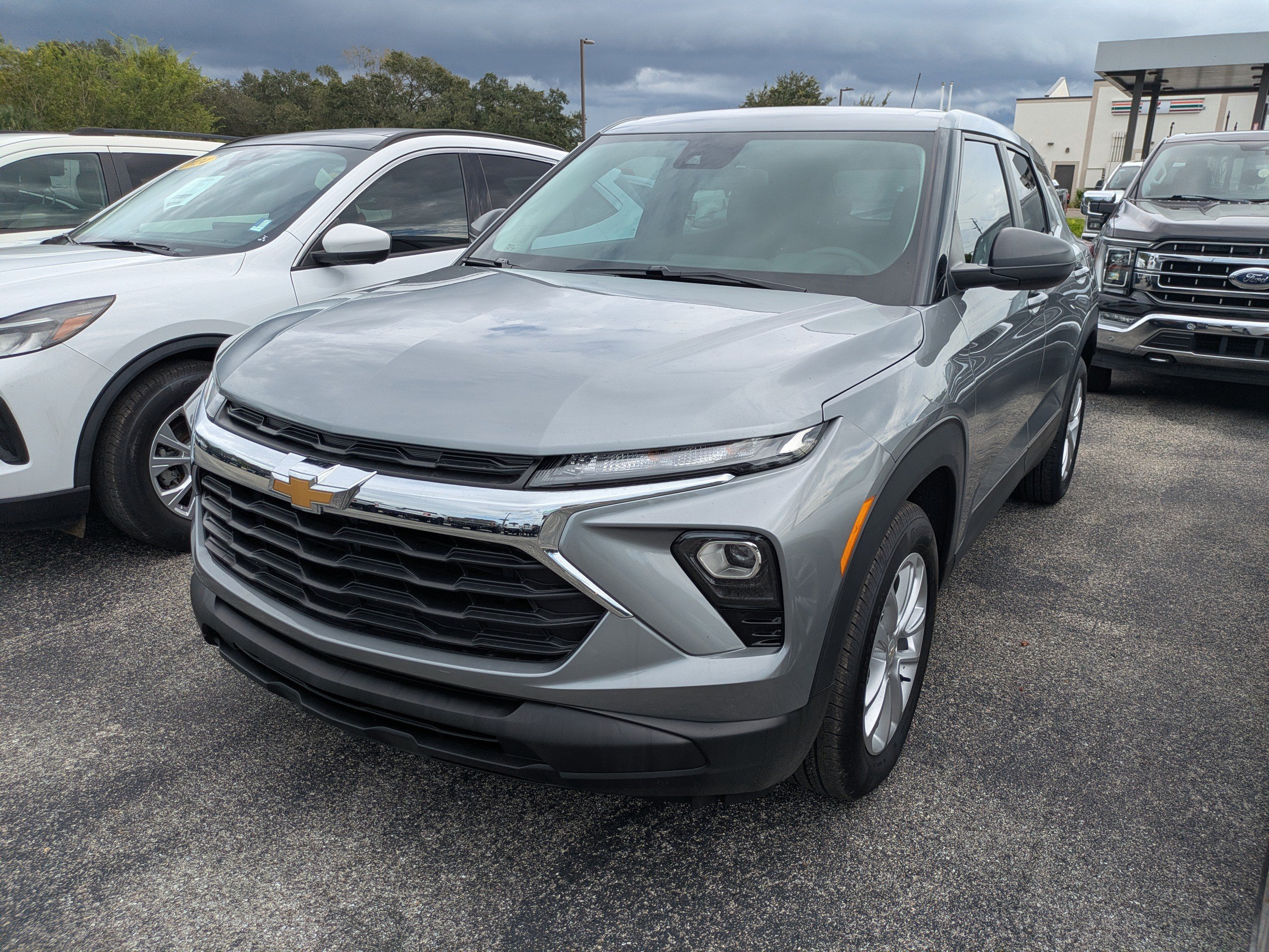 Used 2026 Chevrolet TrailBlazer LS FWD image 4
