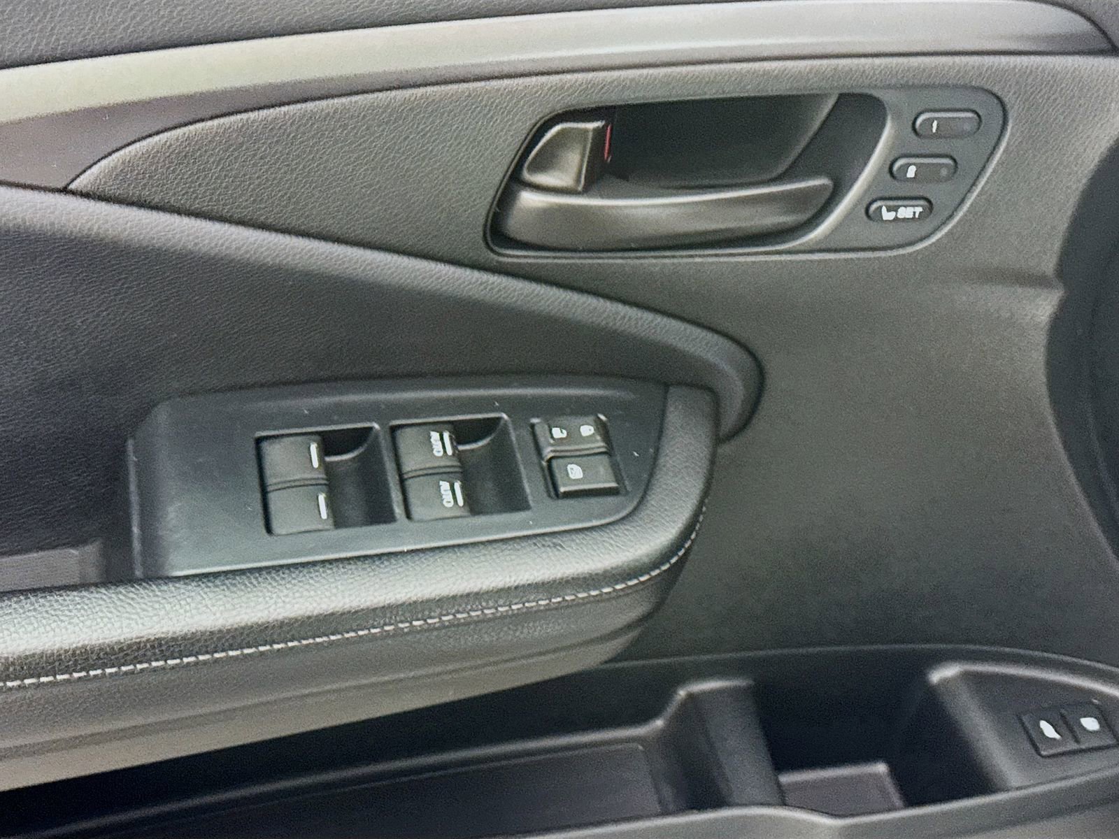 Used 2023 Honda Passport EX-L image 15