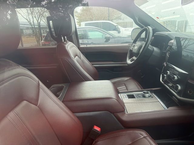 Used 2024 Ford Expedition Limited image 22