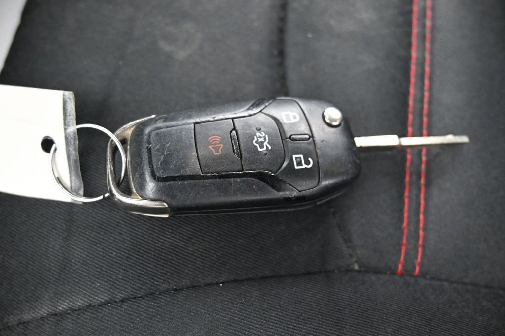 Used 2016 Ford Fusion SE AWD/4WD image 25