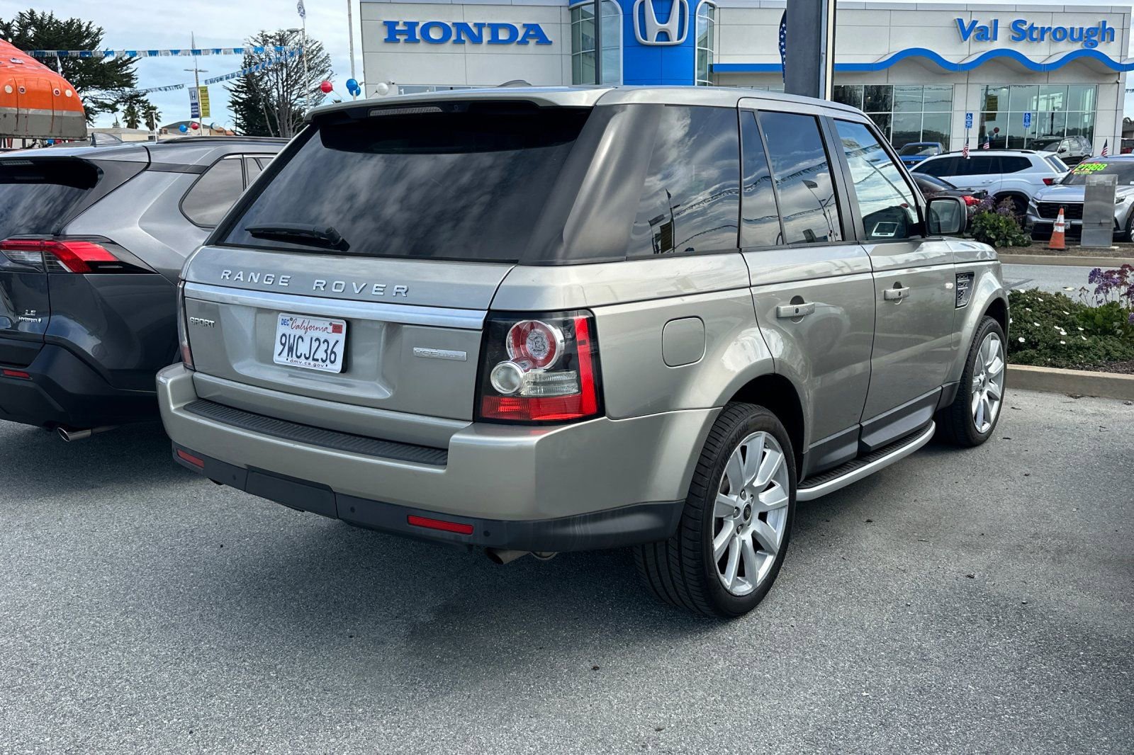 Used 2013 Land Rover Range Rover Sport HSE LUX w/ Luxury Interior Pkg image 3