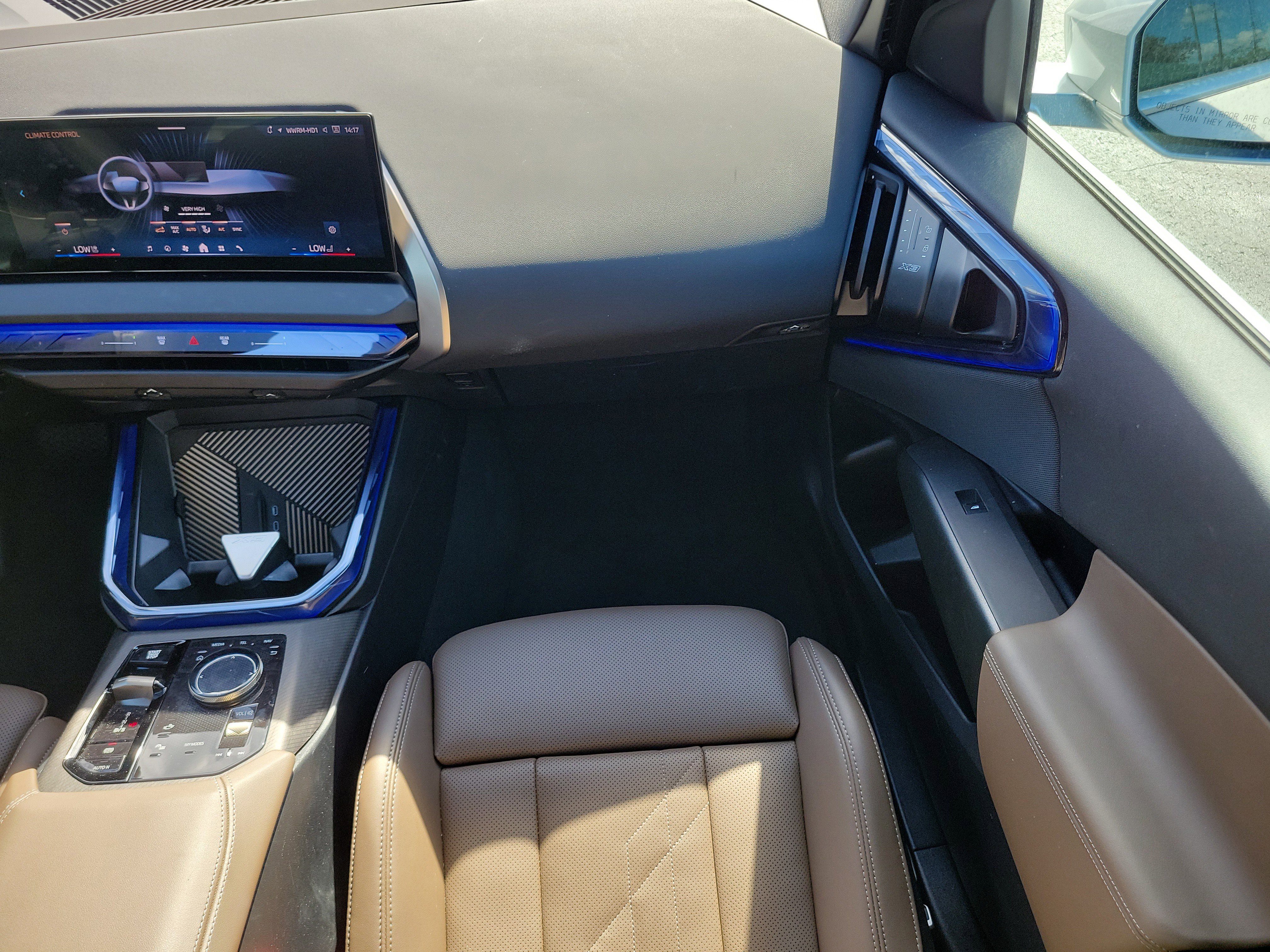 Used 2025 BMW X3 xDrive30i w/ Premium Package image 15