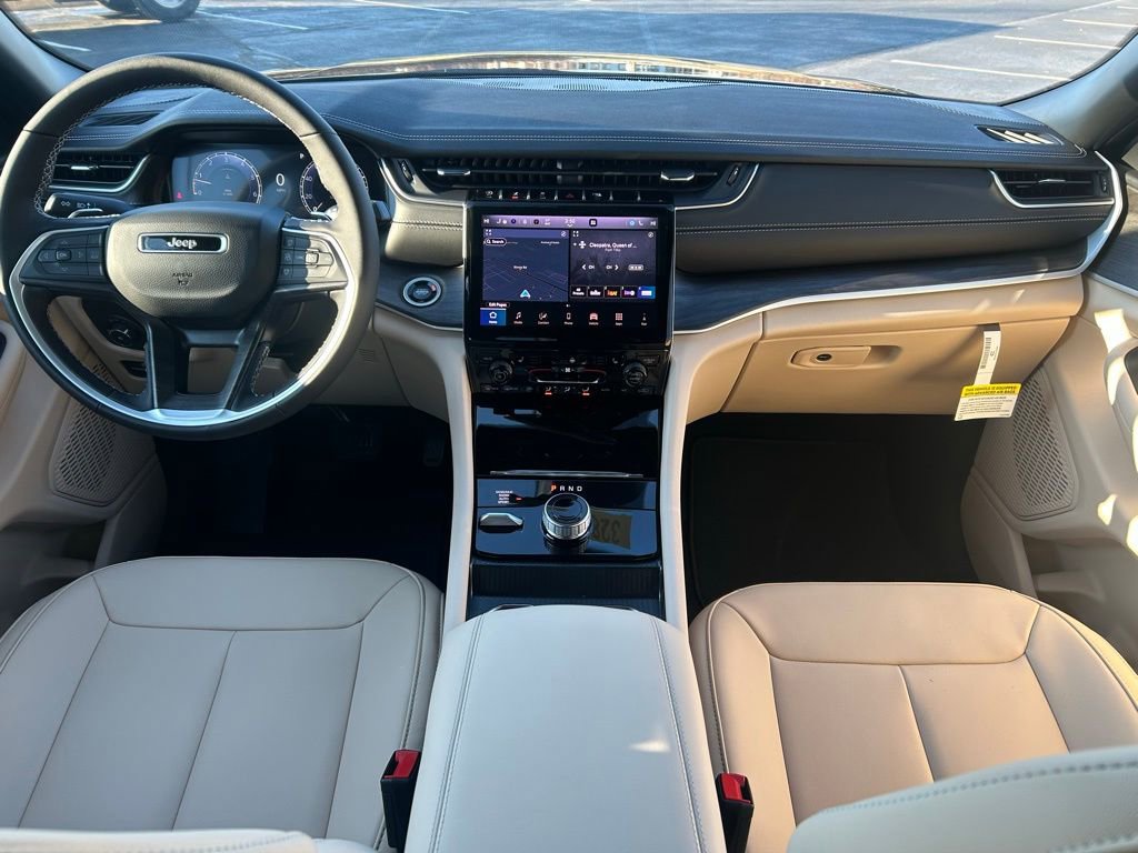New 2025 Jeep Grand Cherokee Limited image 12