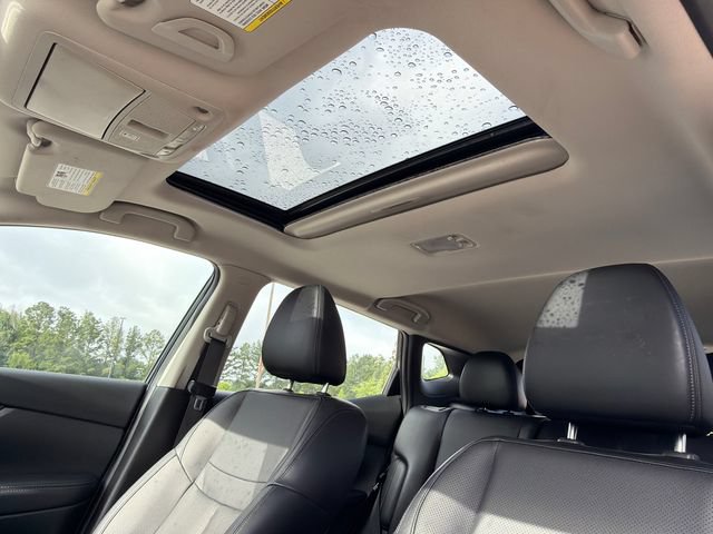 Used 2022 Nissan Rogue Sport SL w/ Premium Package FWD image 32