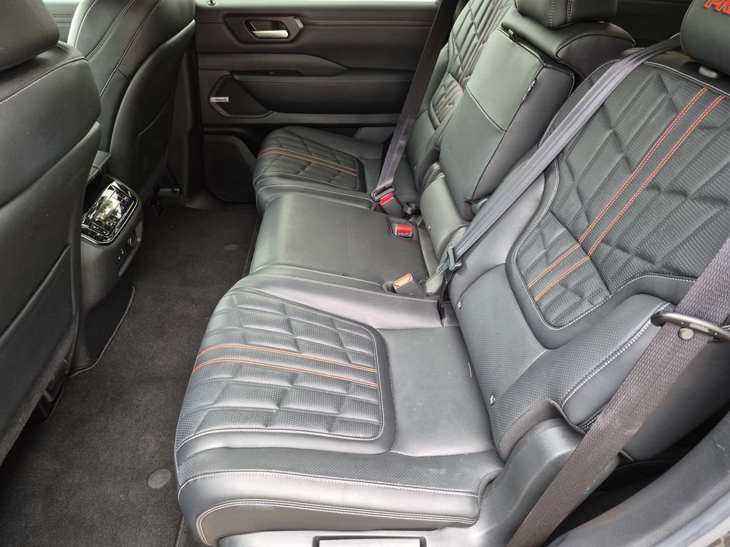 Certified 2025 Nissan Armada PRO-4X AWD/4WD image 36