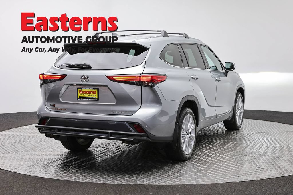 Used 2021 Toyota Highlander Limited AWD/4WD image 5