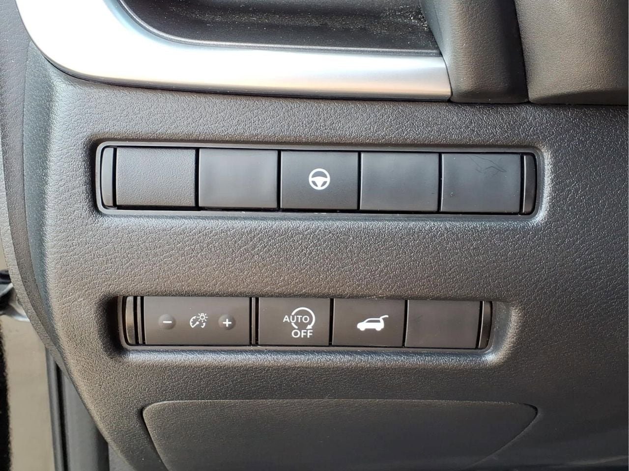 Used 2024 Nissan Rogue SV AWD/4WD image 17