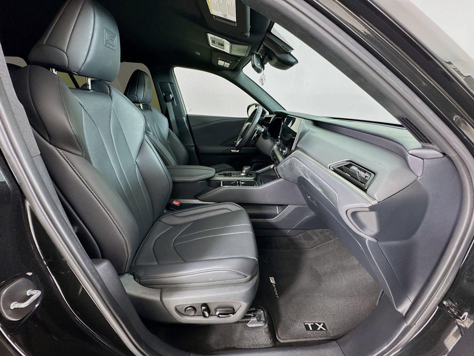 Used 2024 Lexus TX 500h AWD w/ Technology Package image 31