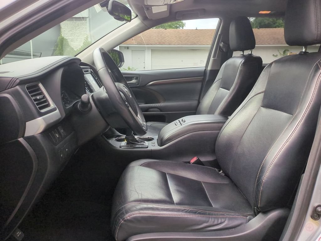 Used 2014 Toyota Highlander Limited AWD/4WD image 23