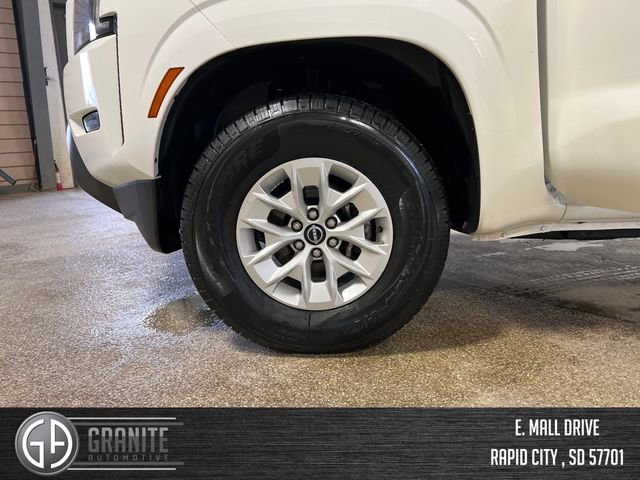 Used 2024 Nissan Frontier SV image 25