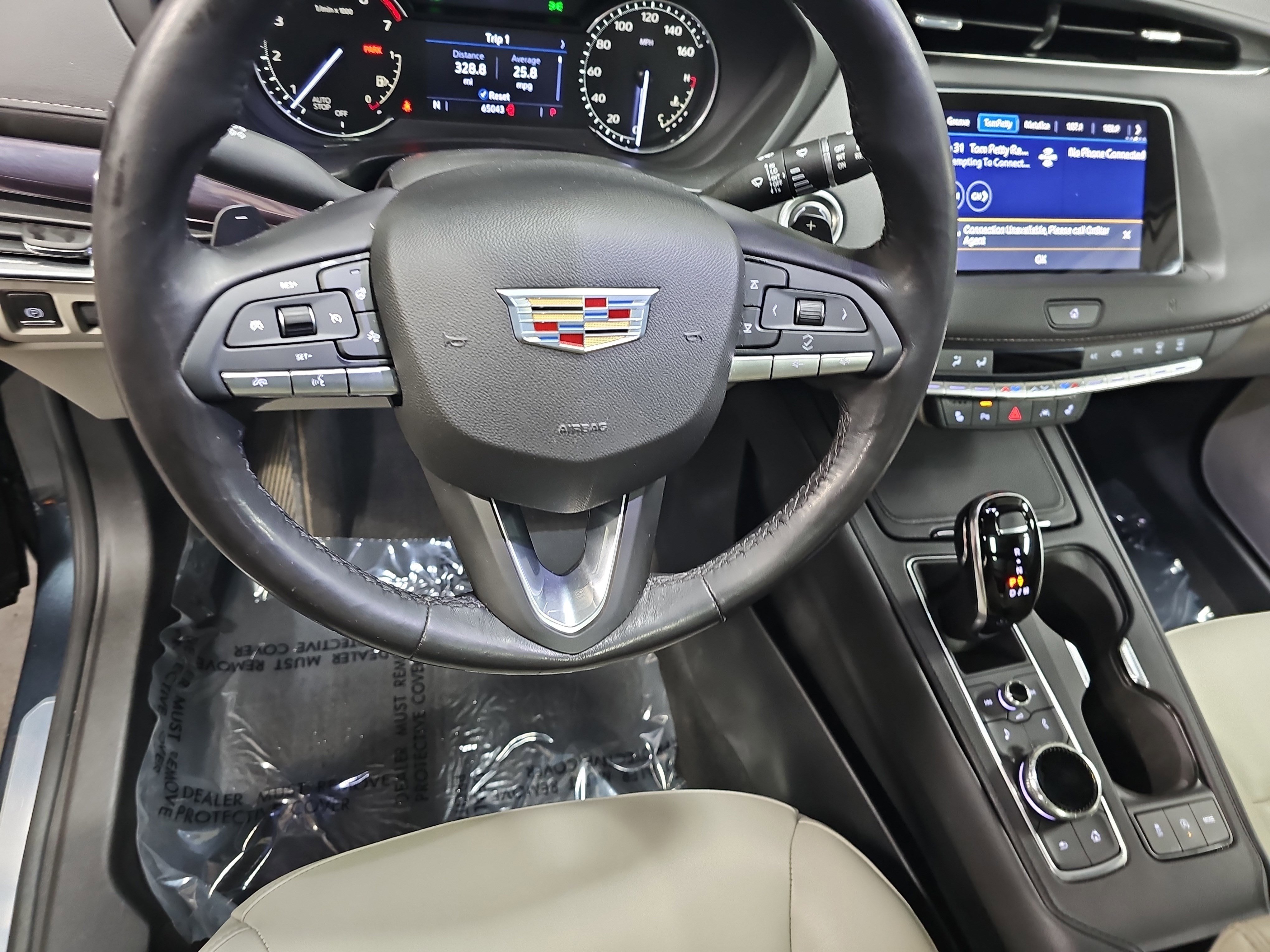 Used 2021 Cadillac XT4 Luxury w/ Cold Weather Package image 17