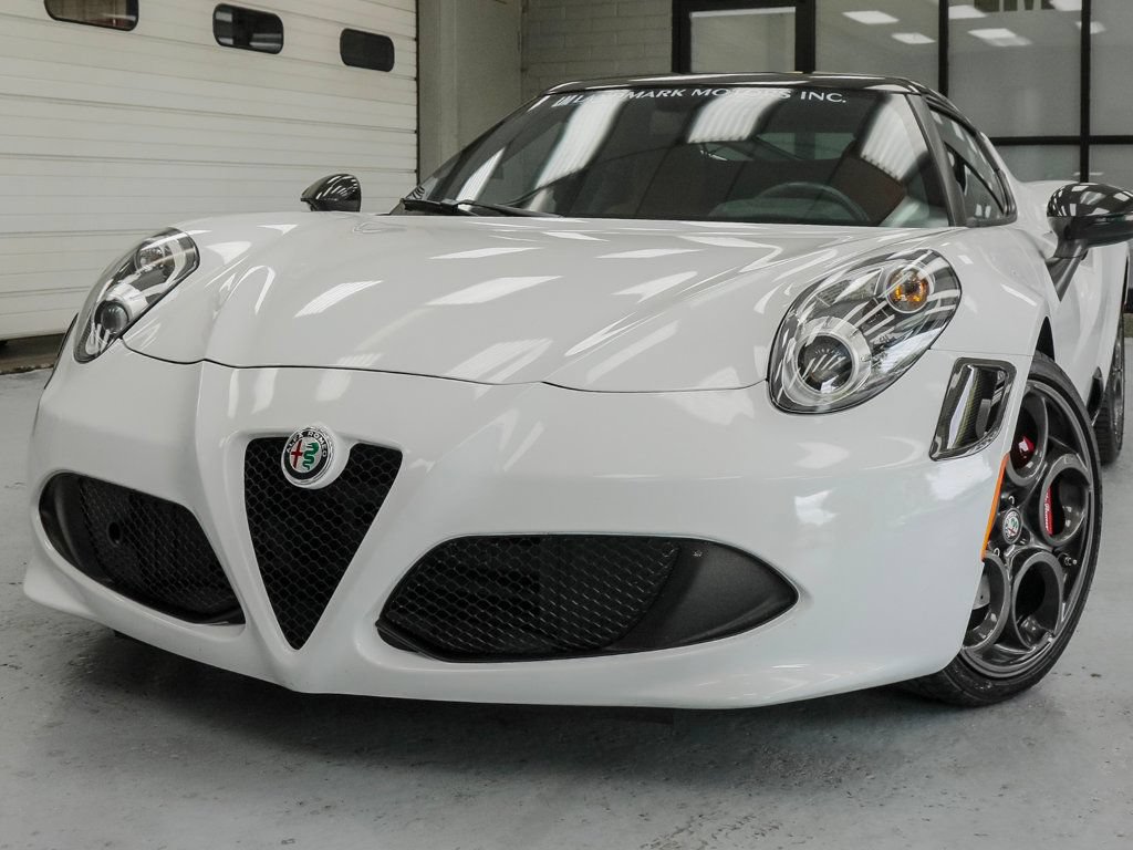 Used 2018 Alfa Romeo 4C Coupe w/ Coupe Track Package 1 RWD image 19