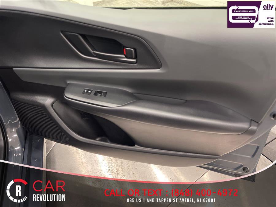 Used 2023 Toyota Prius LE FWD image 48