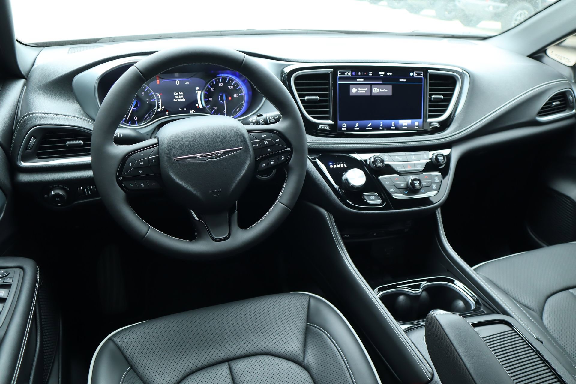 New 2026 Chrysler Pacifica Limited w/ Uconnect Theater Family Group FWD image 2